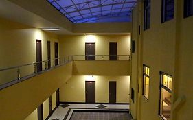 Hotel Varenya Inn